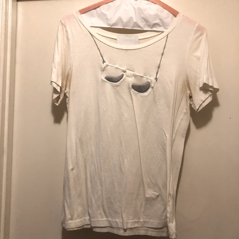 T-shirt with thread detail👓
